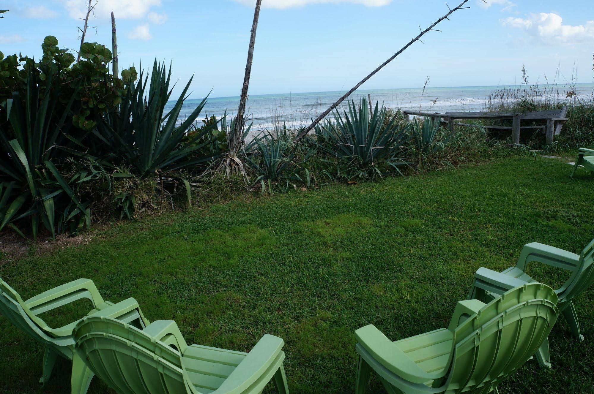 Ocean Front Paradise Resort Melbourne Exteriör bild